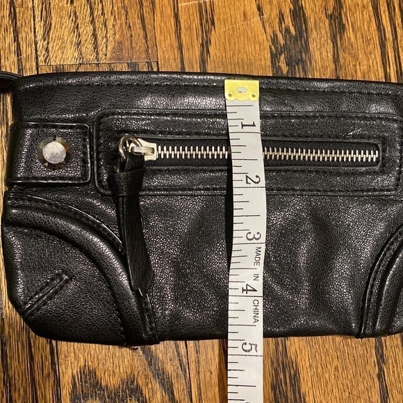 Express Black Faux Leather Wristlet EUC - Picture 12 of 13